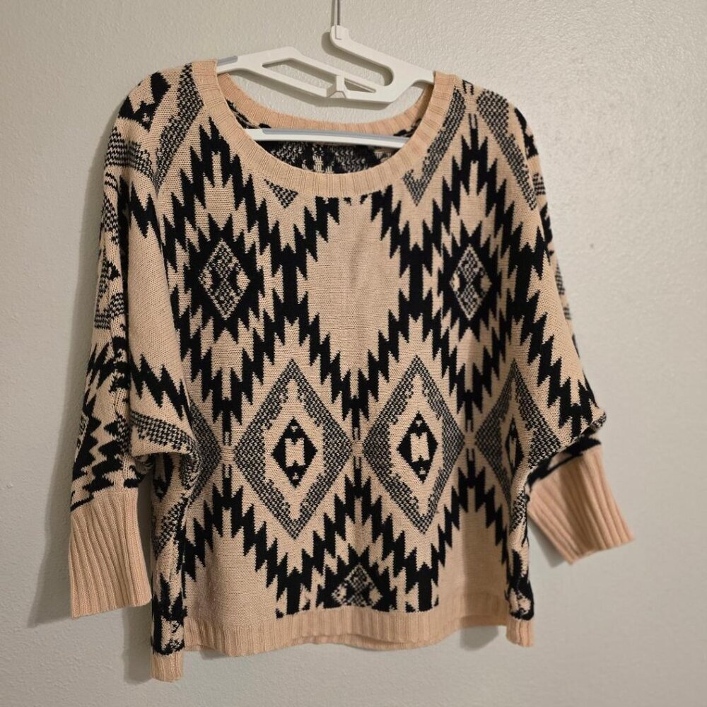 Ya Los Angeles Boho Sweater Batwing Sleeve Aztec Black over Beige Pattern size L